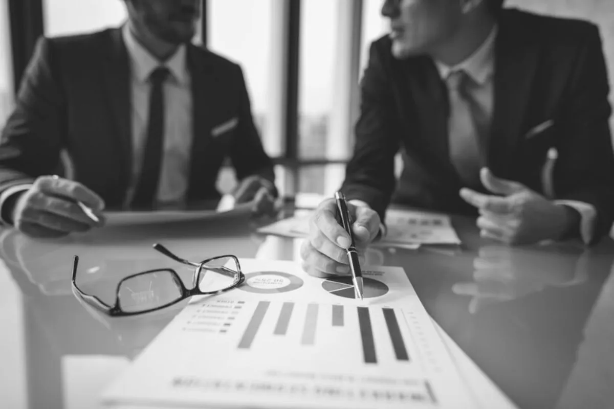 Entenda a política fiscal e sua influência nos seus investimentos