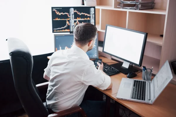 Backtesting para traders: ferramentas essenciais e passos para testar