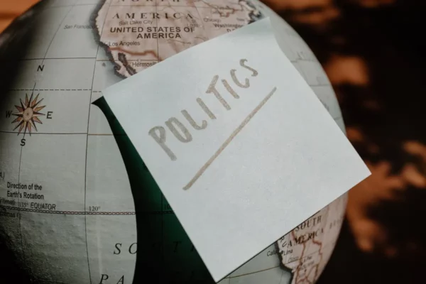 Como a geopolítica mundial molda o comportamento dos mercados de ações
