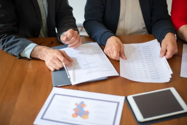 Como smart contracts funcionam e transformam o mercado financeiro?